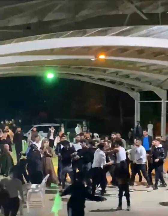 Serik'te Skandal Görüntüler: Düğün Alanı Değil Ring! 1